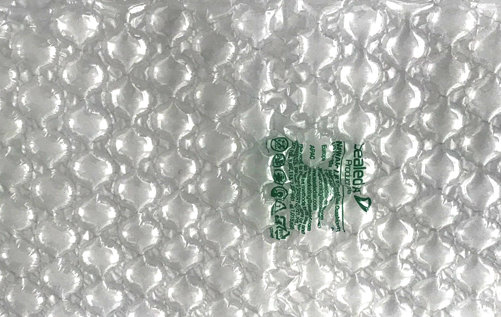 BUBBLE WRAP® brand NewAir I.B.® Large Regular 16 x 2,000' Perf 12 (U –  Sealed Air & UPS Digital Connections Solutions