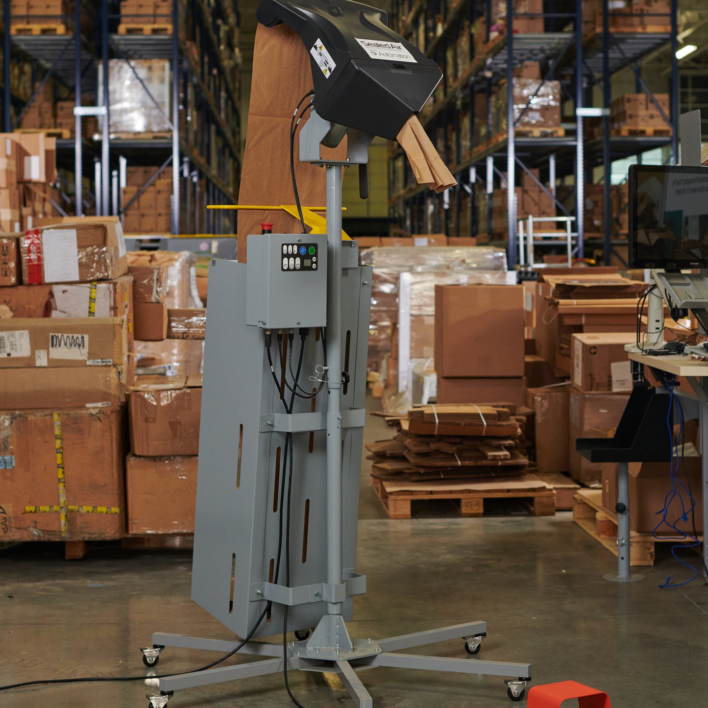 SEALED AIR® brand FasFil 1500 Paper Void Fill System (Floor Stand)